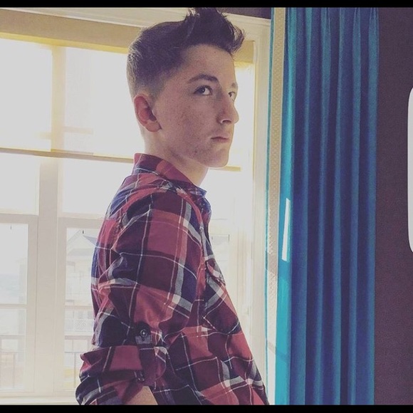 Meet your Posher, Sharlene Campbell. 💕❤️💎🎉😊🎁❄️🥰 - Picture 8 of 12